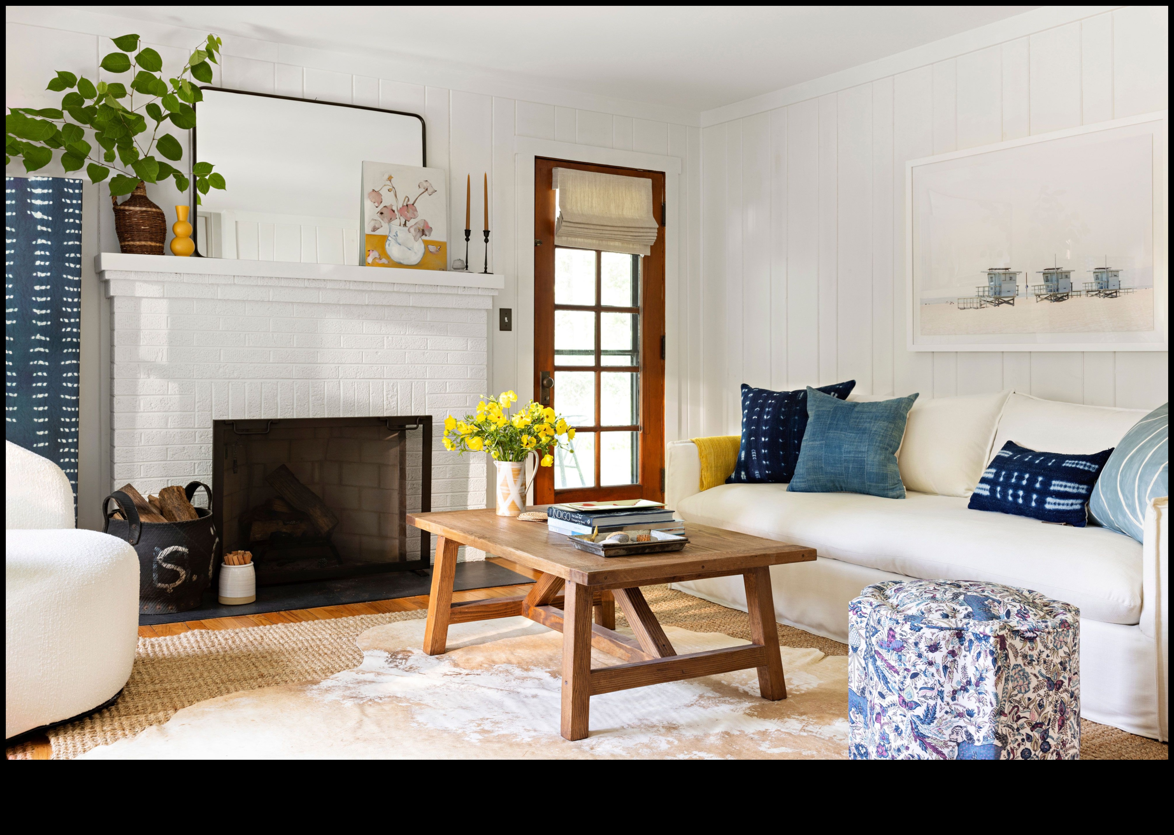 Coastal Lounge Relaxați-vă în stilul 2 Care sunt câteva sfaturi pentru decorarea unei zone de lounge în aer liber cu o atmosferă de coastă?