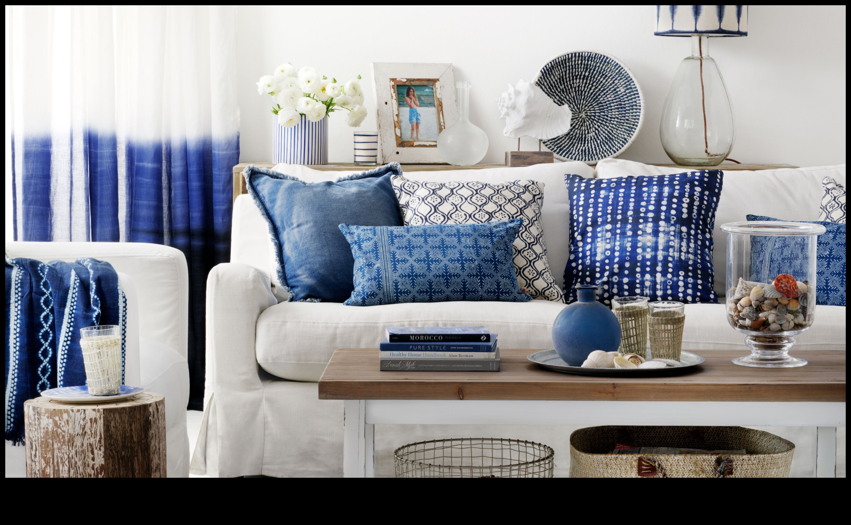 Coastal Lounge Relaxați-vă în stilul 4 Care sunt câteva sfaturi pentru decorarea unei zone de lounge în aer liber cu o atmosferă de coastă?