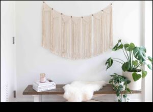 Puteți sugera modalități de a folosi Macrame în Modern Boho Decor pentru o notă boemă?