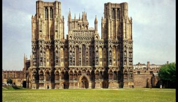 Epocile de aur gotice: perioade artistice înfloritoare în Europa medievală