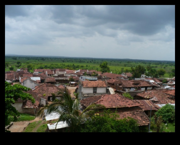 Vederi la sat și la oraș: fermecătoare și pitorească